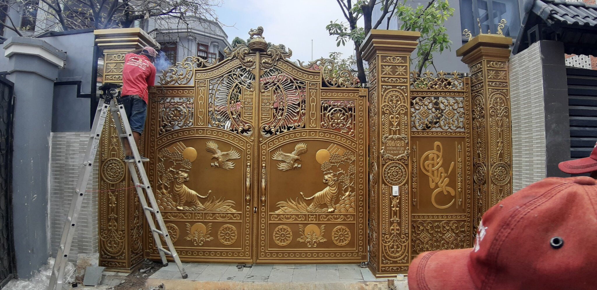 Quy trình thiết kế và thi công cổng nhôm đúc tại Bình Định